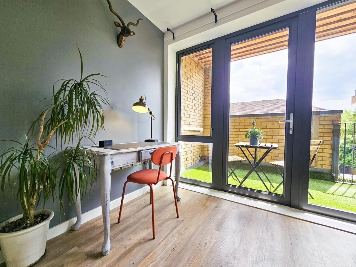 Centrally Located Spacious Flat Near Canary Wharf Londra Esterno foto