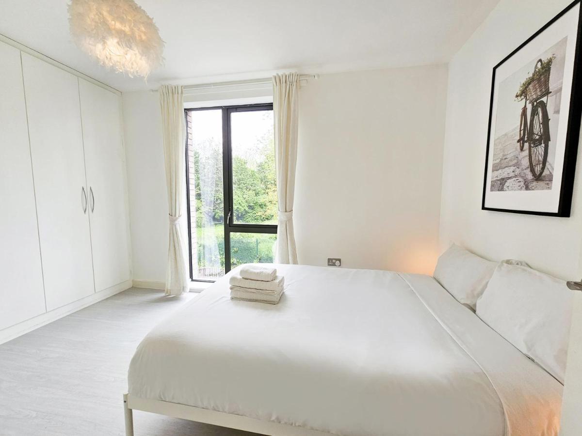 Centrally Located Spacious Flat Near Canary Wharf Londra Esterno foto
