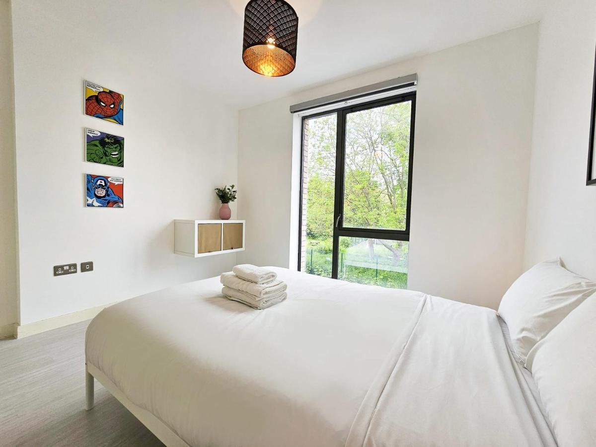 Centrally Located Spacious Flat Near Canary Wharf Londra Esterno foto