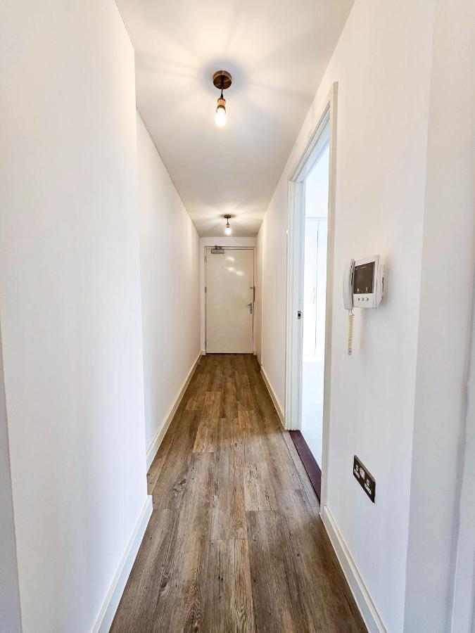 Centrally Located Spacious Flat Near Canary Wharf Londra Esterno foto