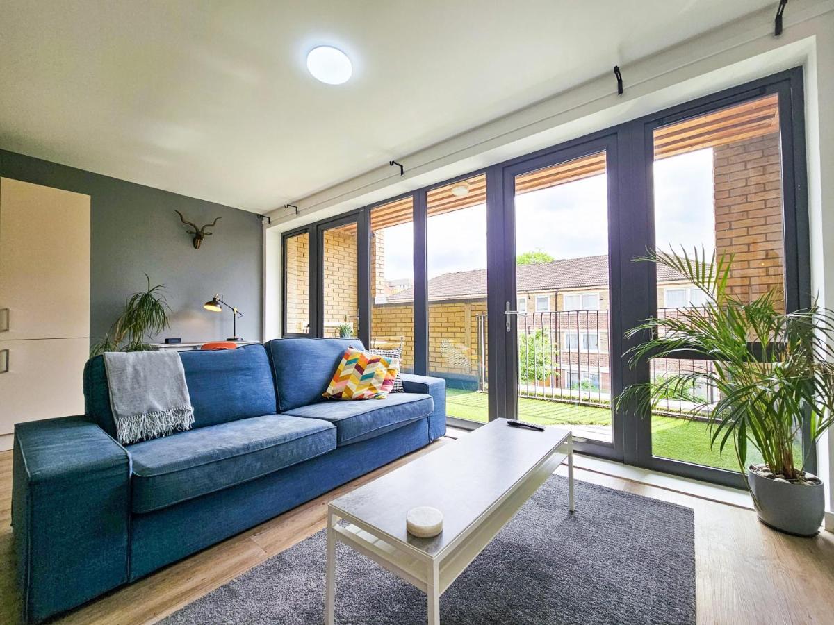 Centrally Located Spacious Flat Near Canary Wharf Londra Esterno foto