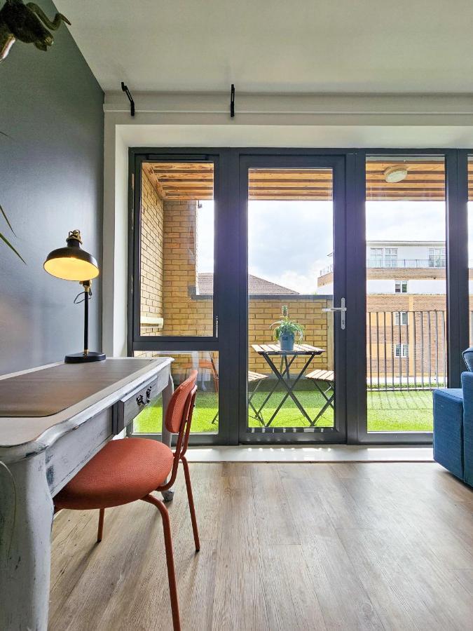 Centrally Located Spacious Flat Near Canary Wharf Londra Esterno foto