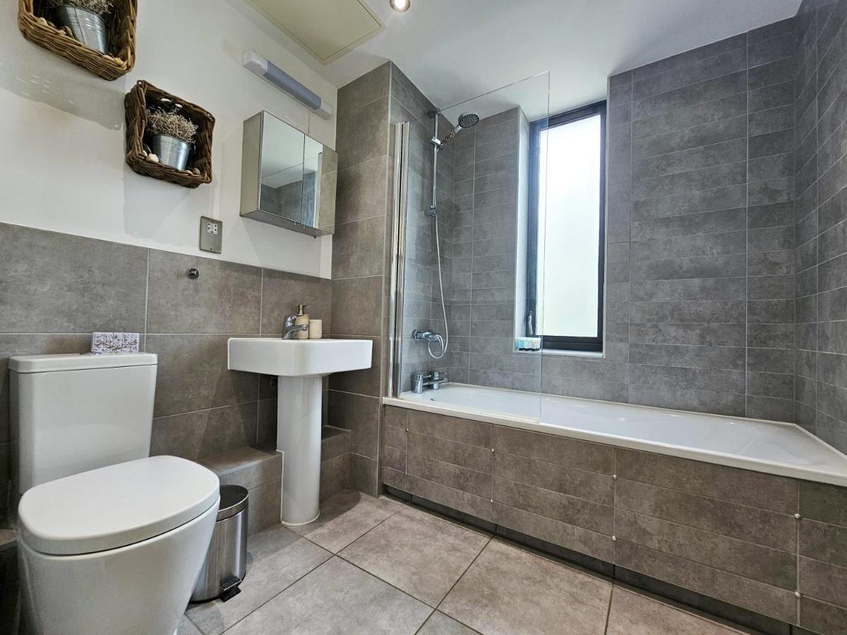 Centrally Located Spacious Flat Near Canary Wharf Londra Esterno foto